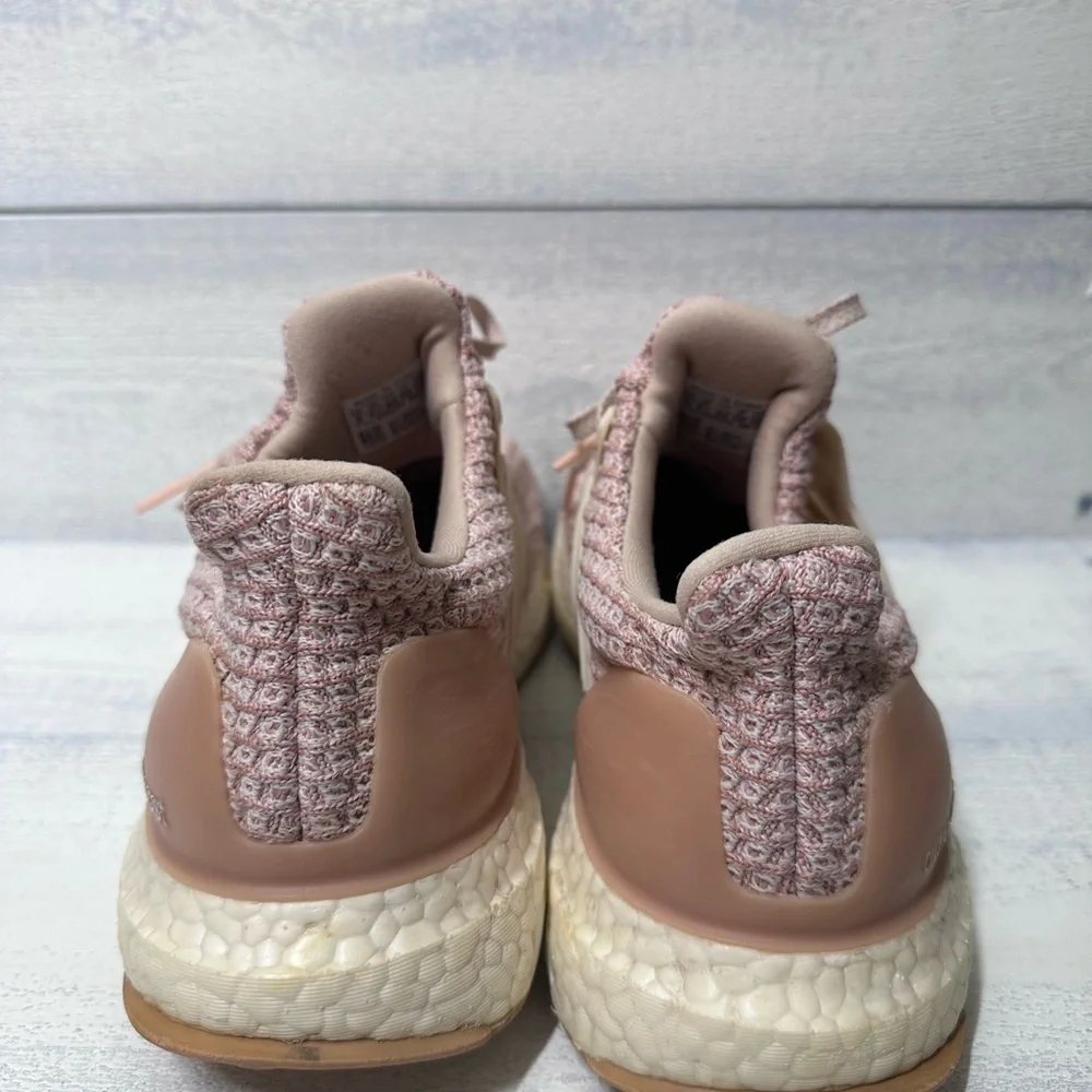Size 8 Adidas Ultra Boost - Picture 2 of 6